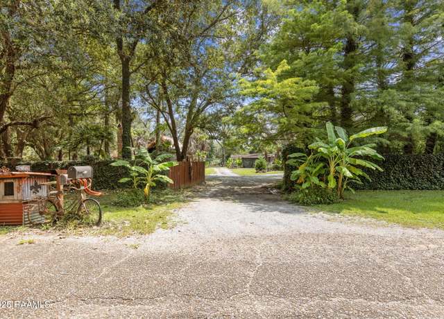 Property at 1219 O'donnell Rd, New Iberia, LA 70560, 2 beds, 2 baths