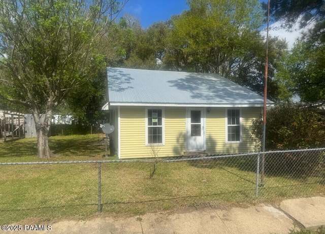 Property at 713 Felix St, Jeanerette, LA 70544, 3 beds, 1 bath