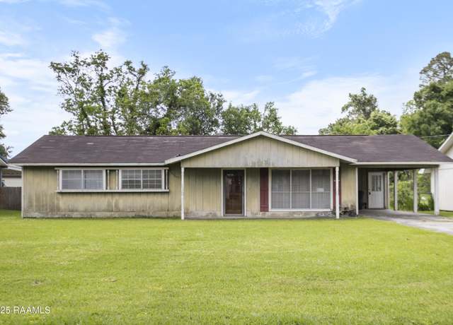 Property at 2318 Helen St, Abbeville, LA 70510, 3 beds, 2 baths