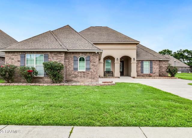 Property at 123 Angel Rock Ln, Broussard, LA 70518, 3 beds, 2.5 baths