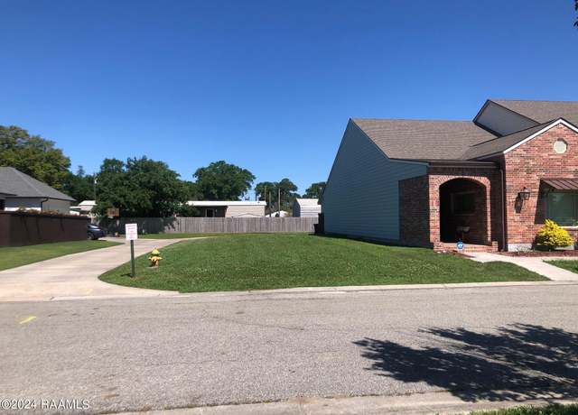 Property at 525 Evangeline Trl, Breaux Bridge, LA 70517