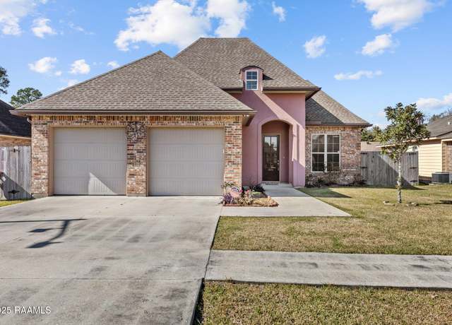 Property at 315 Begnaud Dr, Lafayette, LA 70501, 3 beds, 2 baths