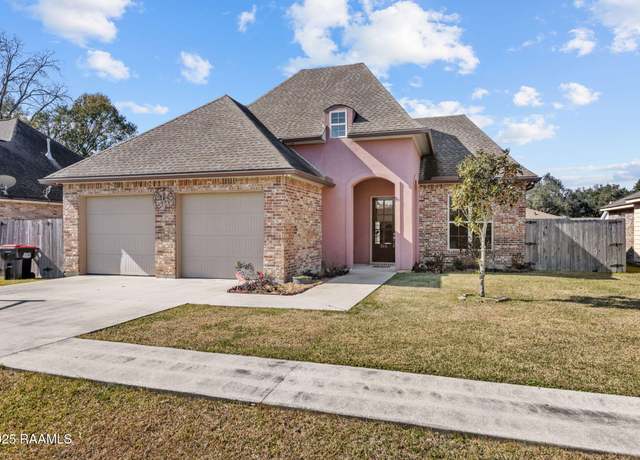 Property at 315 Begnaud Dr, Lafayette, LA 70501, 3 beds, 2 baths