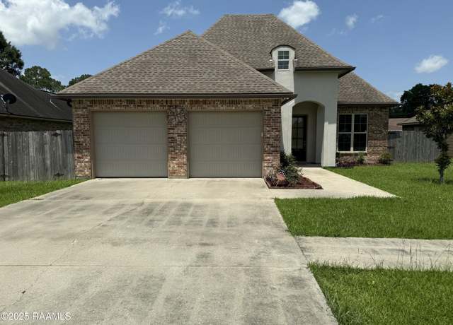 Property at 315 Begnaud Dr, Lafayette, LA 70501, 3 beds, 2 baths