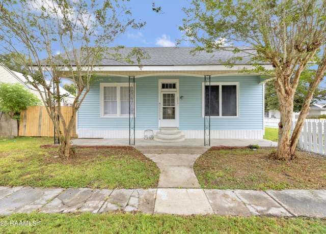 Property at 1323 Tarleton, Jeanerette, LA 70544, 3 beds, 2 baths