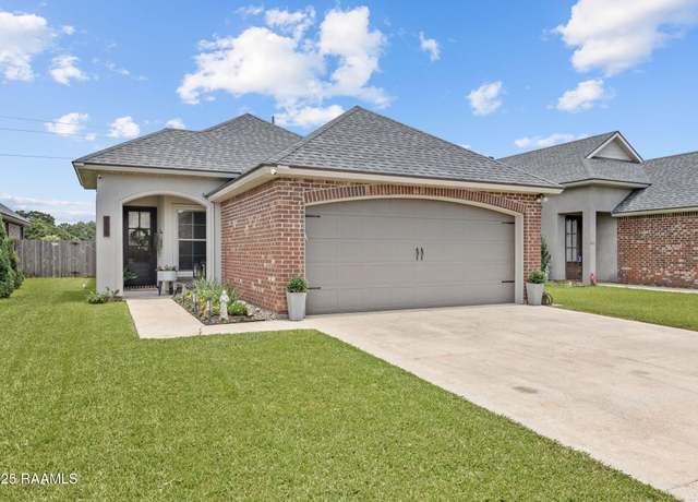 Property at 209 Rolling Mill Ln, Youngsville, LA 70592, 3 beds, 2 baths