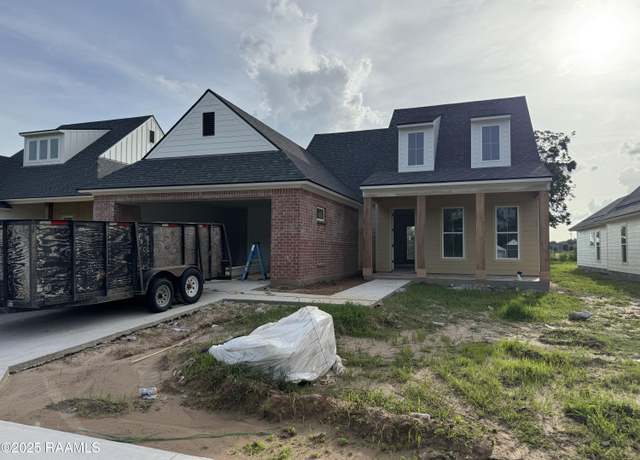 Property at 110 Fountain Meadow Dr, Broussard, LA 70518, 3 beds, 2 baths
