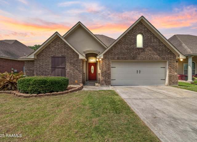 Property at 301 Flanders Ridge Dr, Youngsville, LA 70592, 3 beds, 2 baths