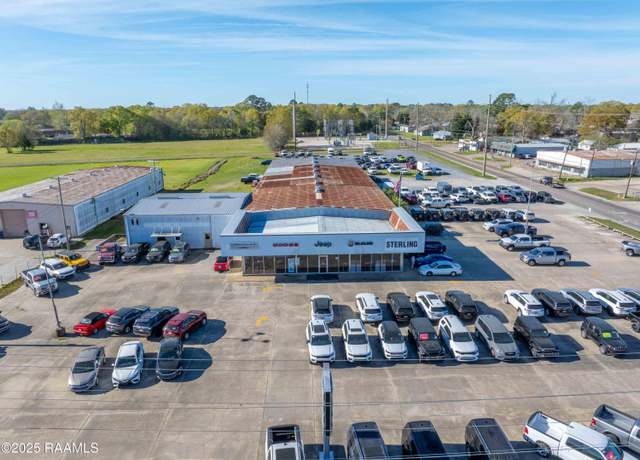 Property at 2110 Veterans Memorial Dr, Abbeville, LA 70510