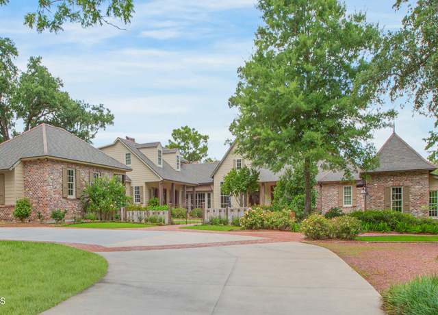 Property at 1406 E Bayou Pkwy, Lafayette, LA 70508, 5 beds, 6 baths