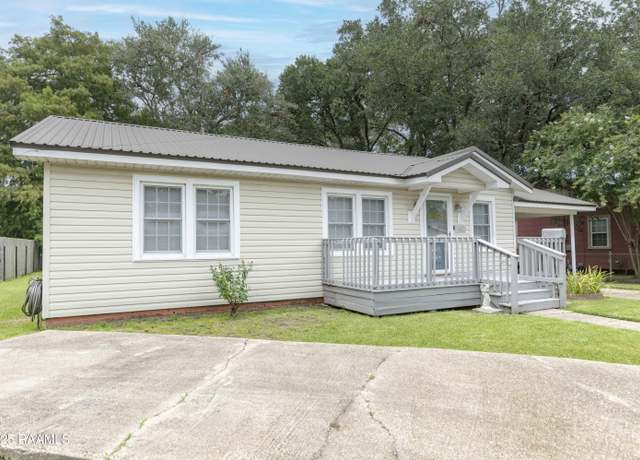 Property at 411 Donald St, New Iberia, LA 70563, 2 beds, 1 bath