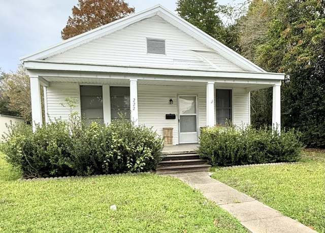 Property at 222 Martin St, Breaux Bridge, LA 70517, 2 beds, 1 bath