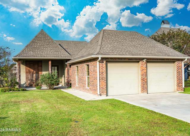 Property at 101 Tara Oak Dr, Carencro, LA 70520, 3 beds, 2 baths