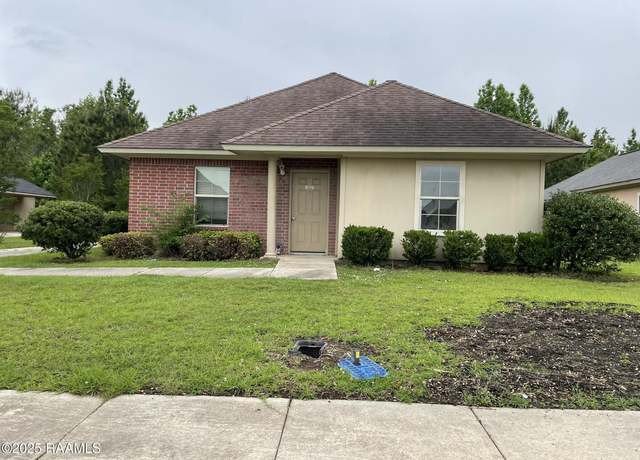 Property at 127 Piper Dr, Opelousas, LA 70570, 3 beds, 2 baths