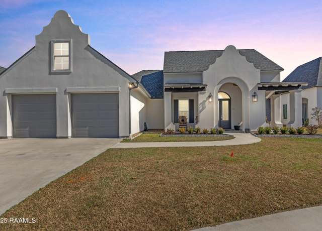 Property at 516 Cedar Lake Dr, Youngsville, LA 70592, 4 beds, 3 baths