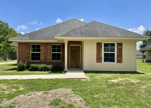 Property at 154 Piper Dr, Opelousas, LA 70570, 4 beds, 2 baths