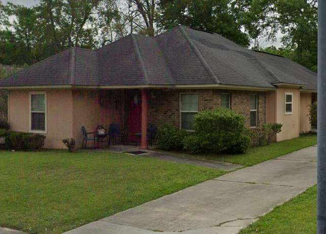 Property at 112 Roland Dr, Opelousas, LA 70570, 3 beds, 2 baths