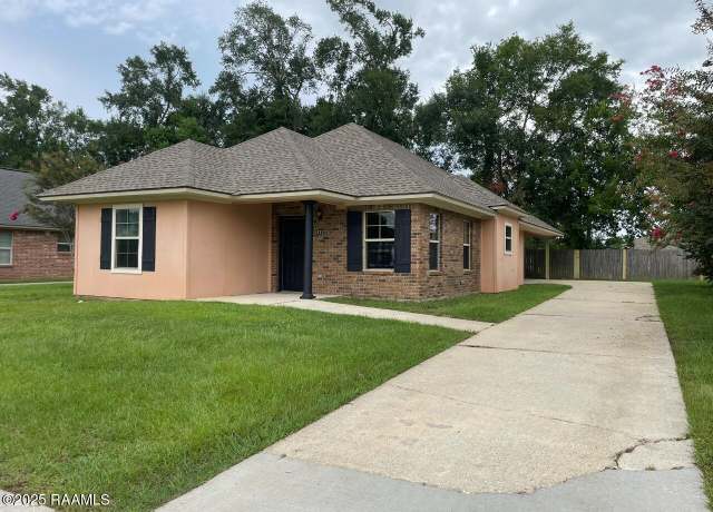 Property at 112 Roland Dr, Opelousas, LA 70570, 3 beds, 2 baths