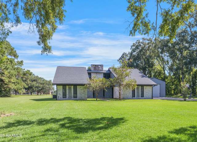 Property at 517 Interlaken Dr, New Iberia, LA 70563, 3 beds, 2 baths