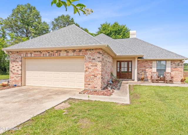 Property at 404 Camelot Hill Dr, Youngsville, LA 70592, 3 beds, 2 baths