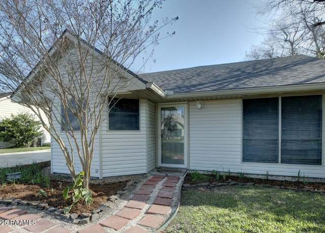 Property at 105 Marietta Dr, Youngsville, LA 70592, 2 beds, 2 baths