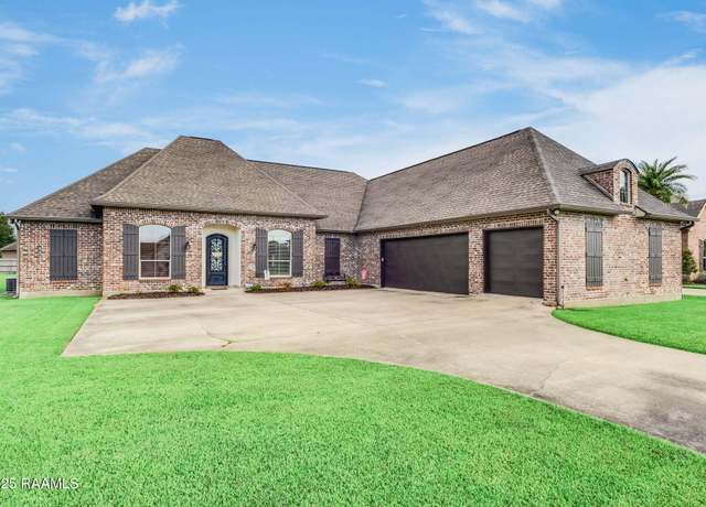 Property at 119 Fair Grounds Dr, Lafayette, LA 70503, 5 beds, 3.5 baths