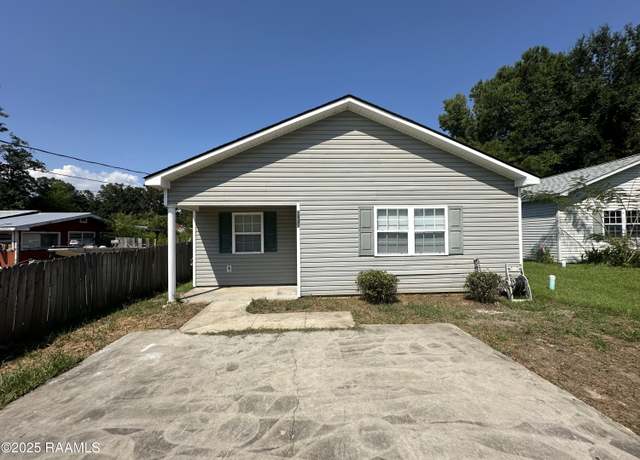 Property at 2313 Orleans St, Mandeville, LA 70448, 3 beds, 1 bath