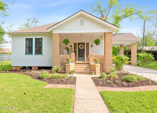 Property at 519 E Grolee St, Opelousas, LA 70570, 3 beds, 2 baths
