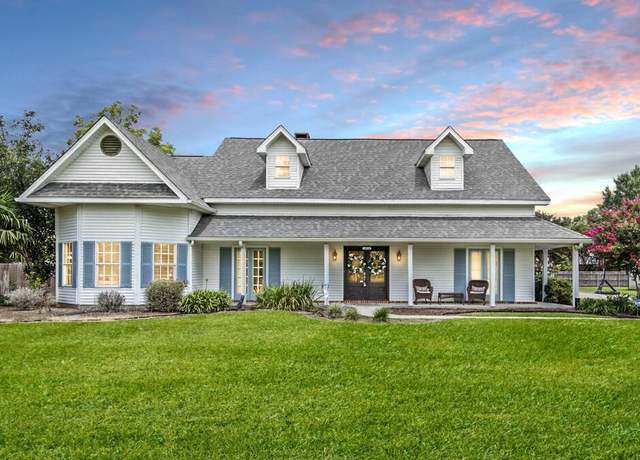 Property at 1012 Elsie Cir, Breaux Bridge, LA 70517, 4 beds, 3.5 baths