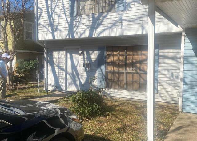 Property at 204 Mechanic St, Franklin, LA 70538, 2 beds, 1.5 baths
