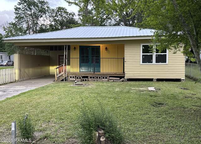 Property at 416 N Vivier St, St. Martinville, LA 70582, 3 beds, 1 bath