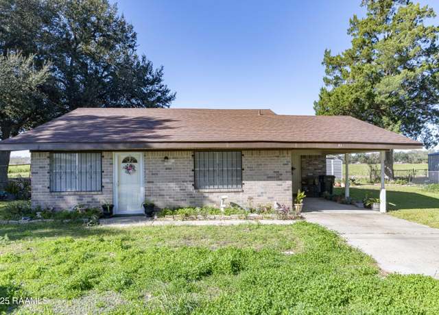 Property at 511 Doll St, Jeanerette, LA 70544, 3 beds, 1 bath