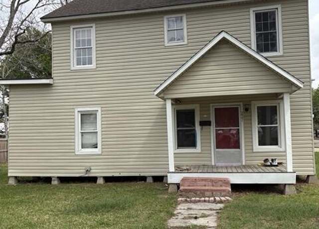 Property at 227 E Pine St, Crowley, LA 70526, 3 beds, 2 baths
