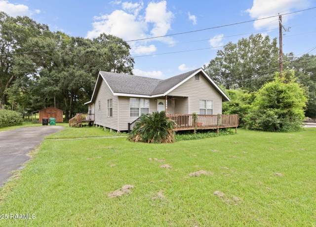 Property at 100 Virginia Ave, Lafayette, LA 70507, 3 beds, 2 baths