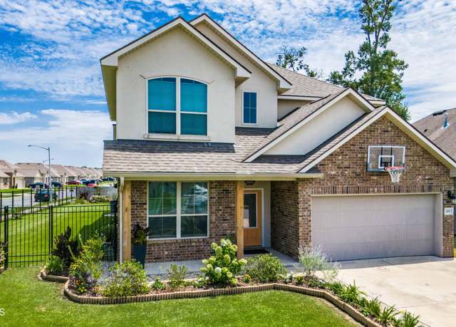 Property at 201 Rue Viansa, Lafayette, LA 70501, 4 beds, 2 baths
