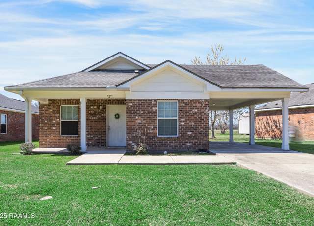Property at 1211 Lombard St, New Iberia, LA 70560, 3 beds, 2 baths