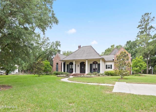 Property at 114 Daniel Ln, New Iberia, LA 70563, 4 beds, 5 baths