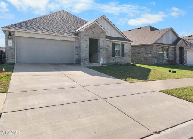 Property at 204 White Pine Dr, Lafayette, LA 70501, 4 beds, 2 baths
