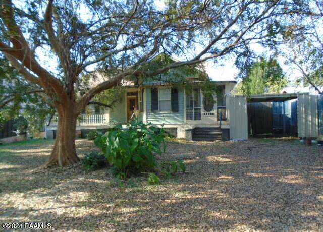 Property at 153 Duperier Ave, New Iberia, LA 70563, 3 beds, 2 baths