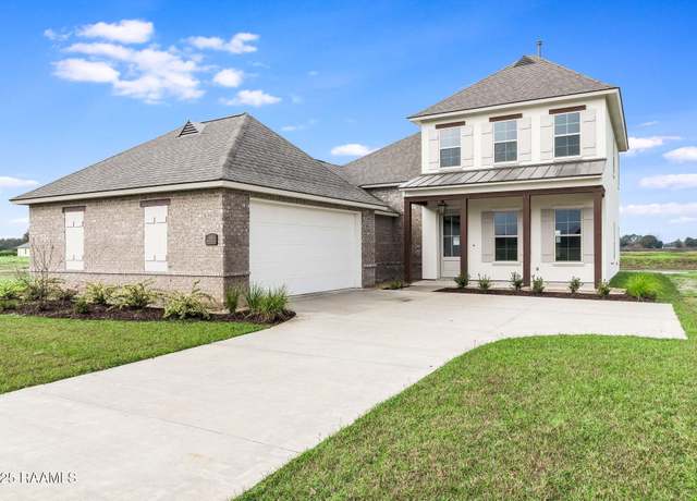 Property at 304 Sweet Harvest Rd, Youngsville, LA 70592, 4 beds, 3 baths