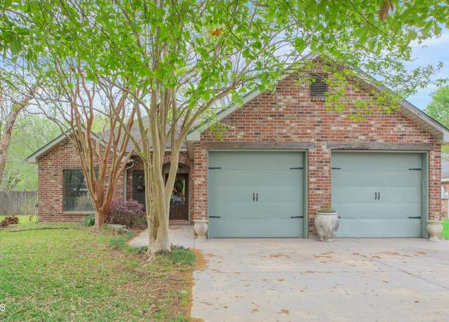Property at 109 Briar Green Dr, Youngsville, LA 70592, 3 beds, 2 baths