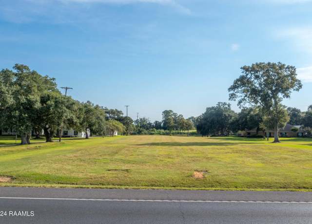 Property at 9303 E Old Spanish Trl, Jeanerette, LA 70544