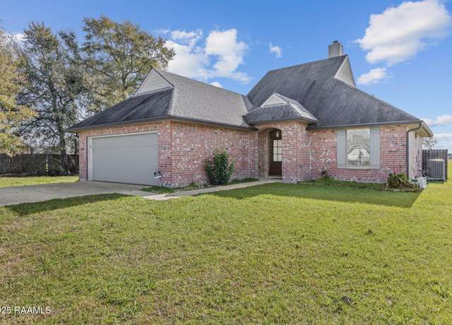 Property at 200 Blackwater River Dr, Lafayette, LA 70508, 3 beds, 2 baths