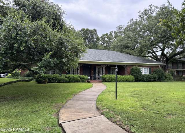 Property at 101 Girard Woods Dr, Lafayette, LA 70503, 3 beds, 2.5 baths