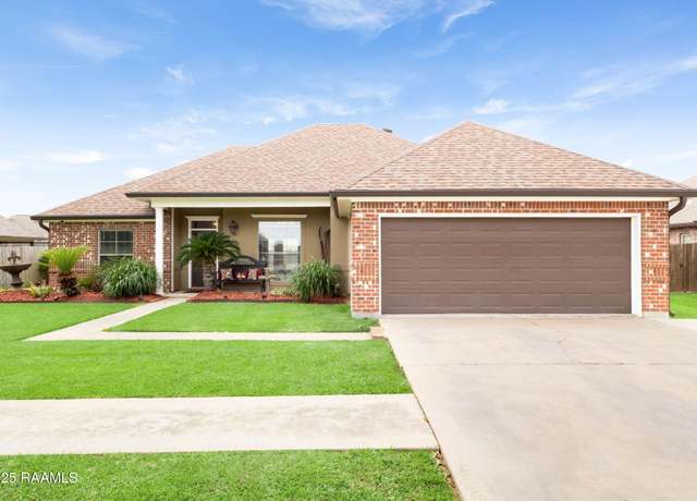 Property at 204 Papa Joe Dr, Broussard, LA 70518, 3 beds, 2 baths