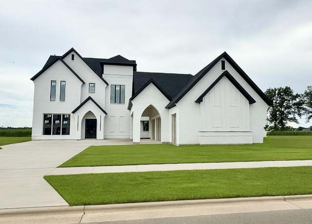 Property at 207 Sabal Bend Dr, Youngsville, LA 70592, 4 beds, 3 baths