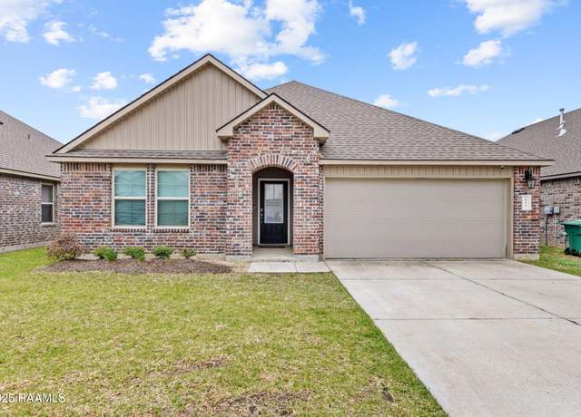 Property at 111 Southern Oak Dr, Lafayette, LA 70507, 4 beds, 2 baths