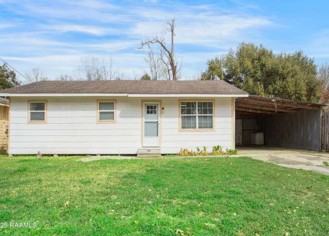 Property at 710 Parkview Dr, Abbeville, LA 70510, 3 beds, 1.5 baths