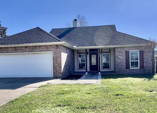 Property at 302 Wildflower Ln, Lafayette, LA 70506, 3 beds, 2 baths