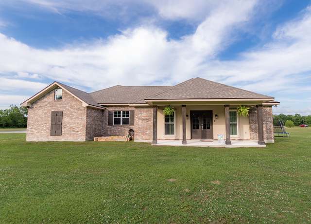 Property at 288 Lee Road Rd, Eunice, LA 70535, 4 beds, 2 baths